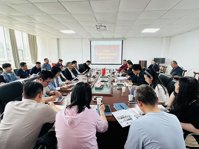 深化交流合作 共促技术创新 ——济南公路学会组织会员单位赴阿波罗木塑公司开展交流学习活动