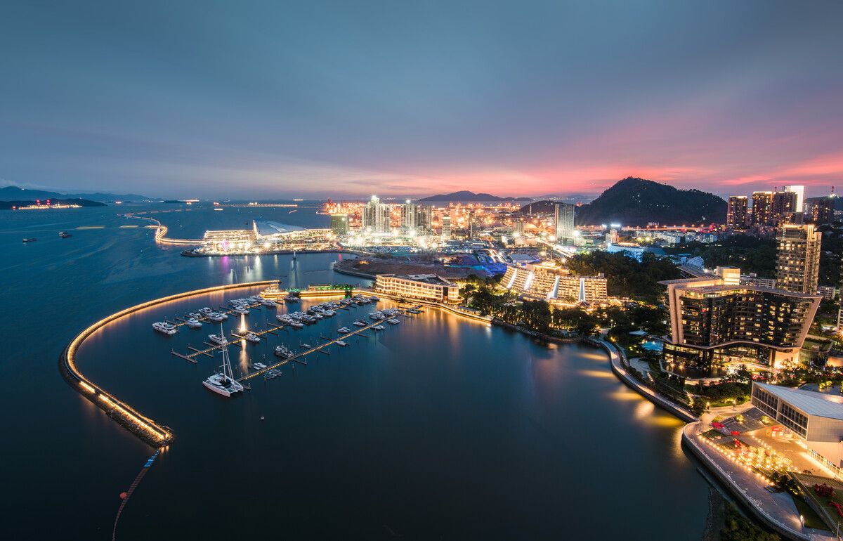 深圳蛇口港第三突堤集装箱码头二期工程