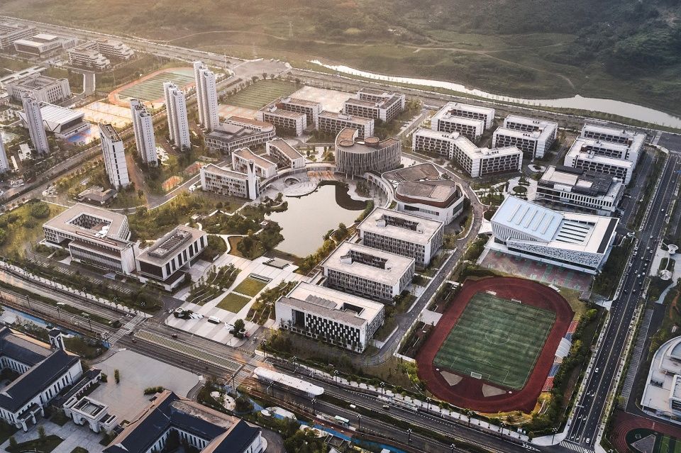 成都外国语学院宜宾校区综合体育馆 / 同济大学建筑设计研究院