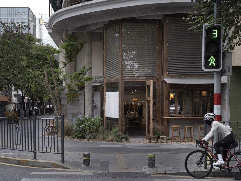 MSLAN corner服装店,厦门 / 退化建筑