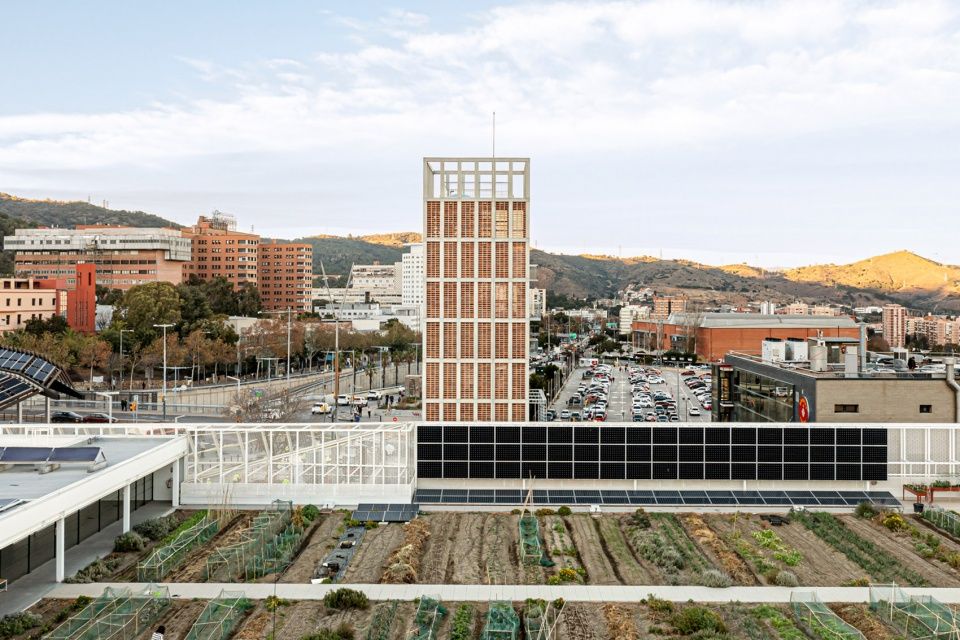 Vall d’Hebron消防训练塔,巴塞罗那 / Carles Enrich Studio