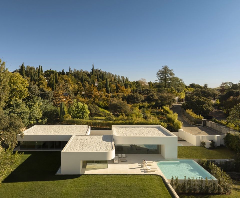 La Moraleja18号别墅,西班牙 / Fran Silvestre Arquitectos