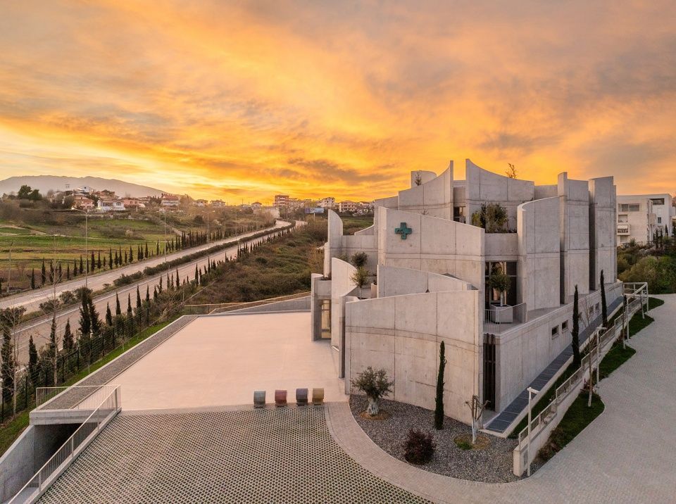 宠物医院,阿尔巴尼亚 / Davide Macullo Architects