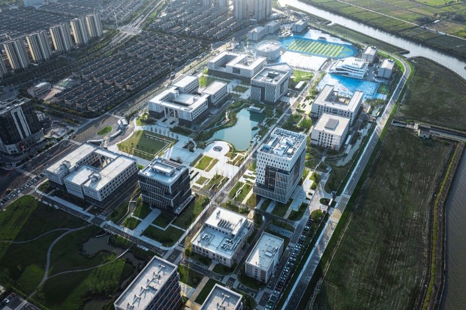 浙江海盐职教中心 / 同济大学建筑设计研究院(集团)有限公司
