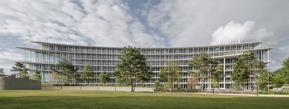 隆奥银行总部,瑞士 / Herzog & de Meuron