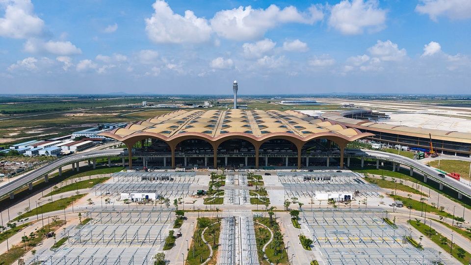 德崇国际机场，柬埔寨 / 中建西南院