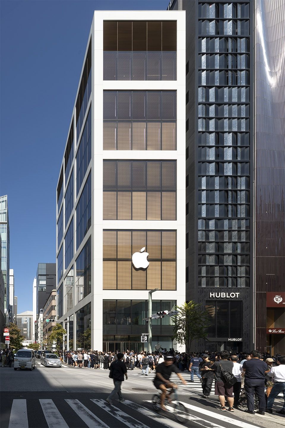 苹果银座店焕新，日本东京 / Foster + Partners