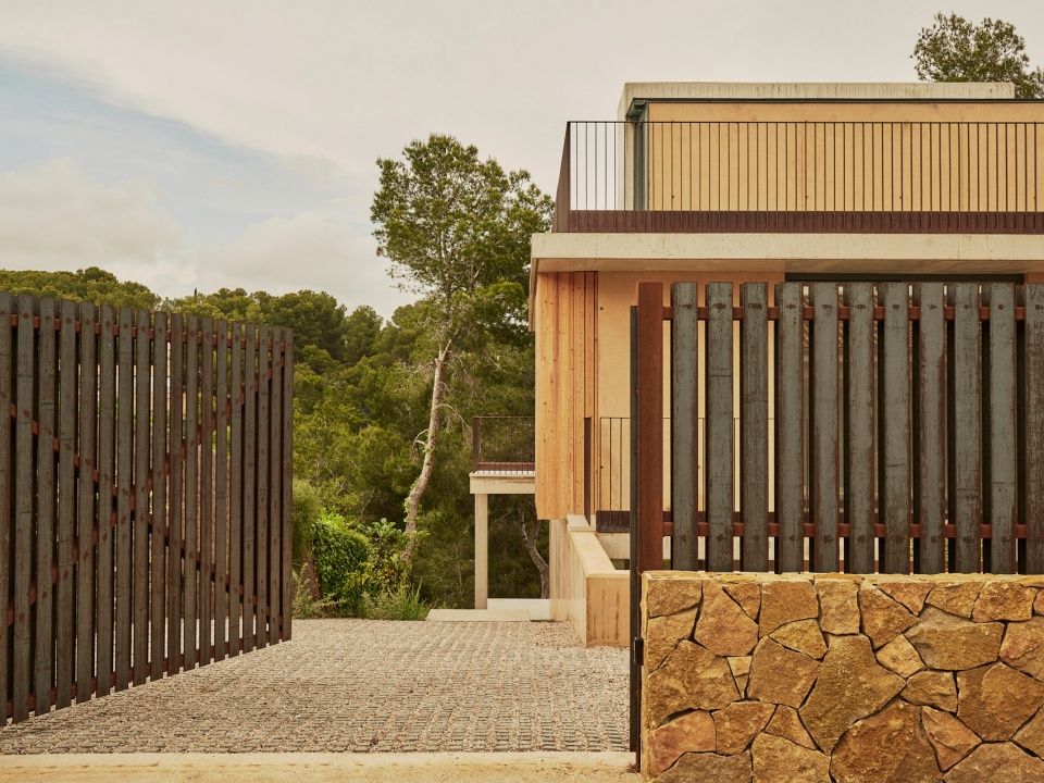 Cala Tamarit住宅,西班牙 / Raúl Sánchez