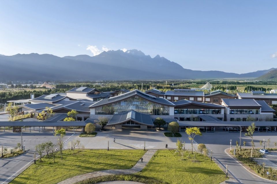 丽江市旅游集散中心,云南 / 清华大学建筑设计研究院有限公司