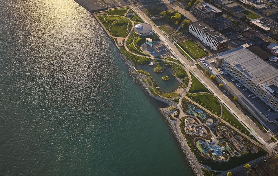 RALPH C. WILSON, JR.纪念公园,底特律 / Adjaye Associates
