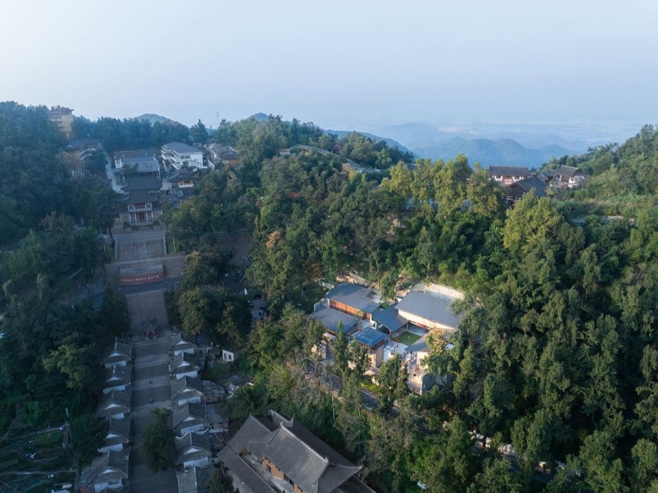 东方山佛教协会改造设计，黄石 / 反几建筑