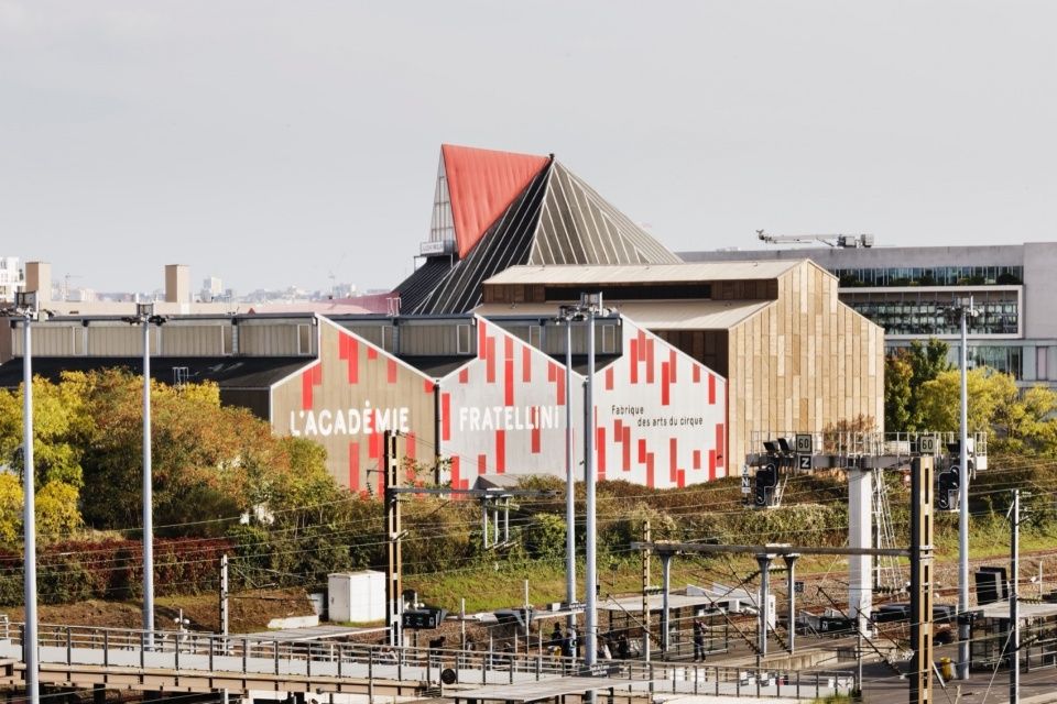Fratellini学院改造与扩建,法国 / Atelier du Pont