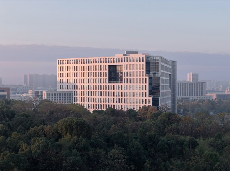 星沙产业基地自贸总部大楼,长沙 / 以靠建筑