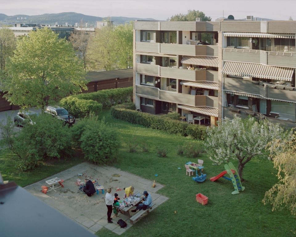 Rundtjernveien公寓改造，挪威 / Studio Et al.