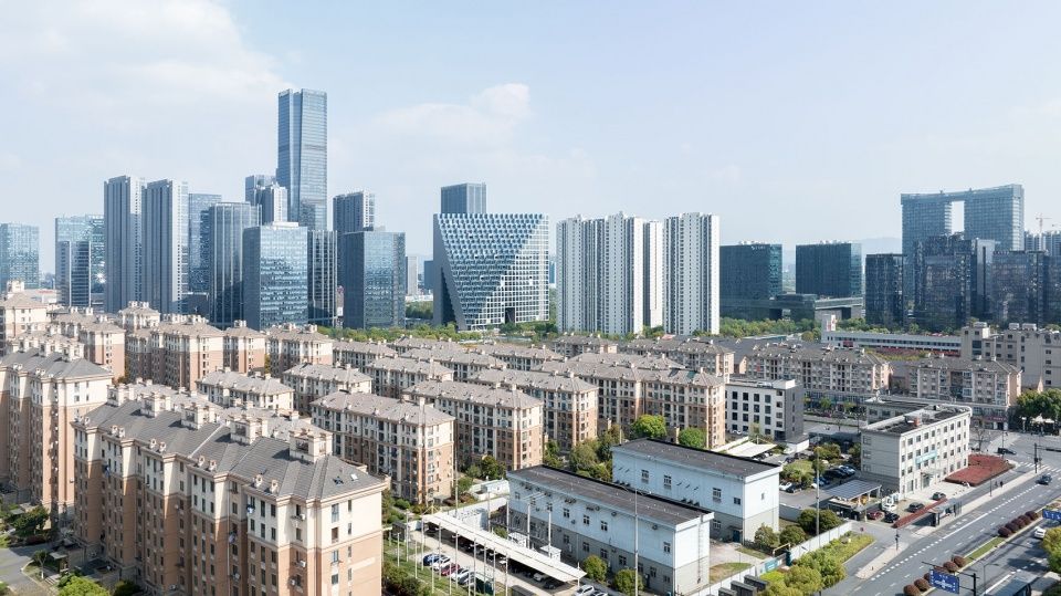 杭州未来科技城新湖中心· 光棱 / OMA