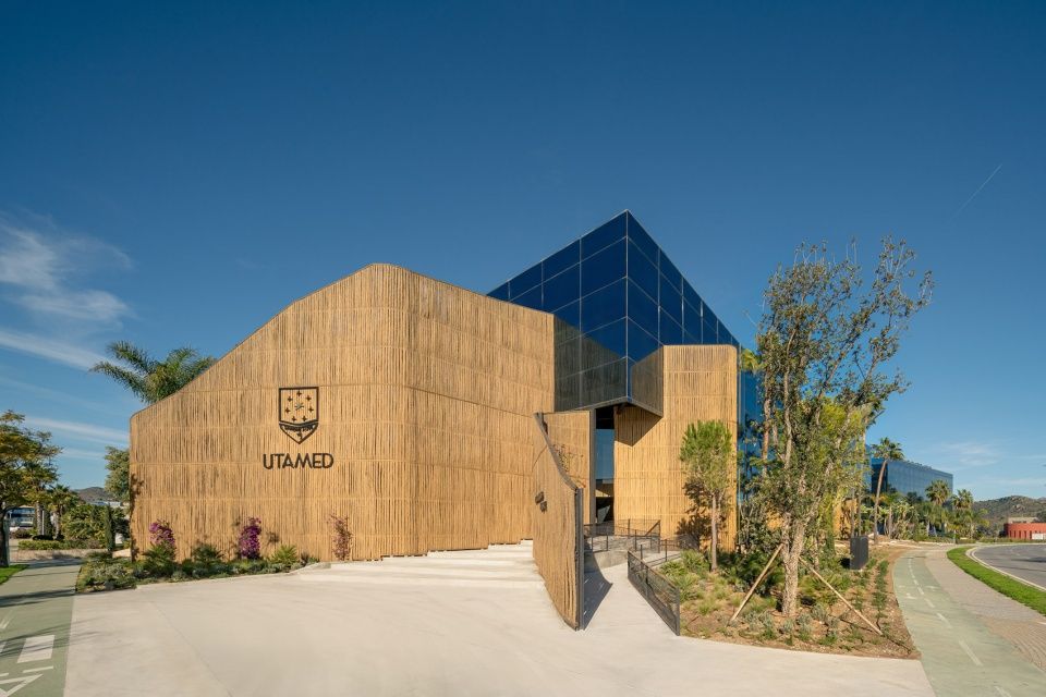 UTAMED线上大学,西班牙 / Flow 81 Architecture Lab