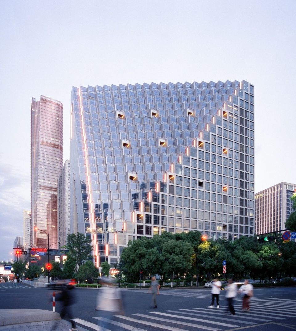 杭州未来科技城新湖中心·光棱 / OMA