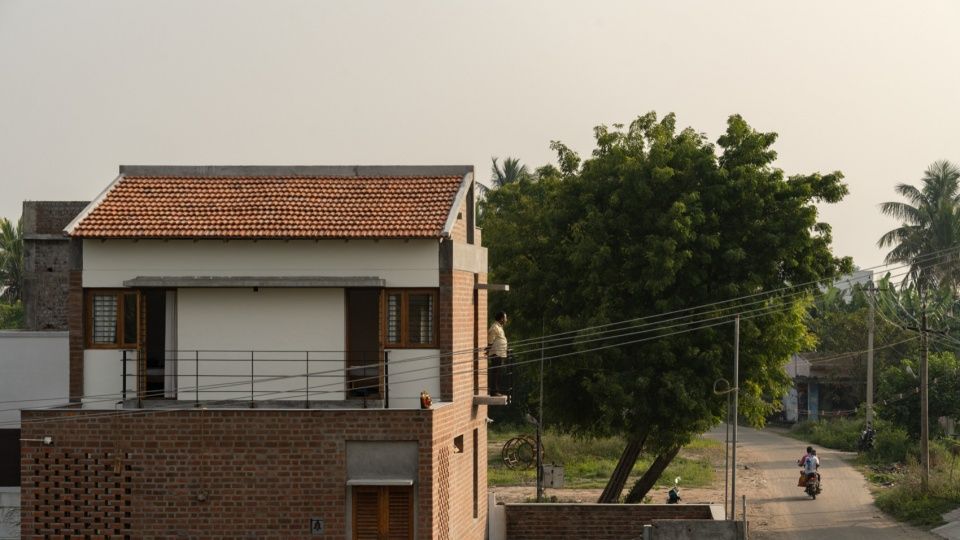 门槛之家，印度 / Madras Spaces