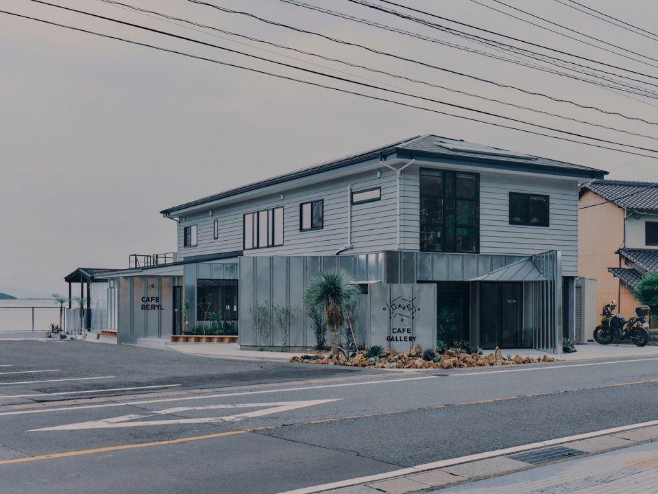 ONE OKUSA & 咖啡画廊,日本/Soichiro Harada + Sunko Jukankyo System Co., Ltd.