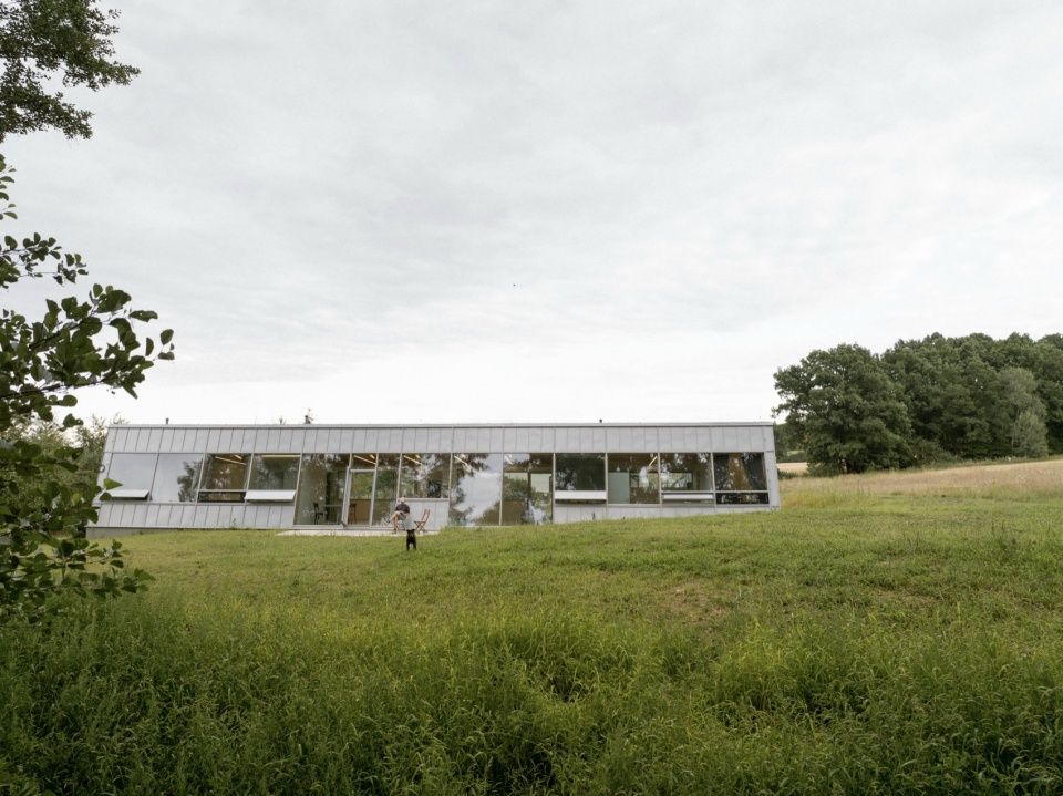 坡面模块化住宅，捷克 / PAPUNDEKL ARCHITECTS