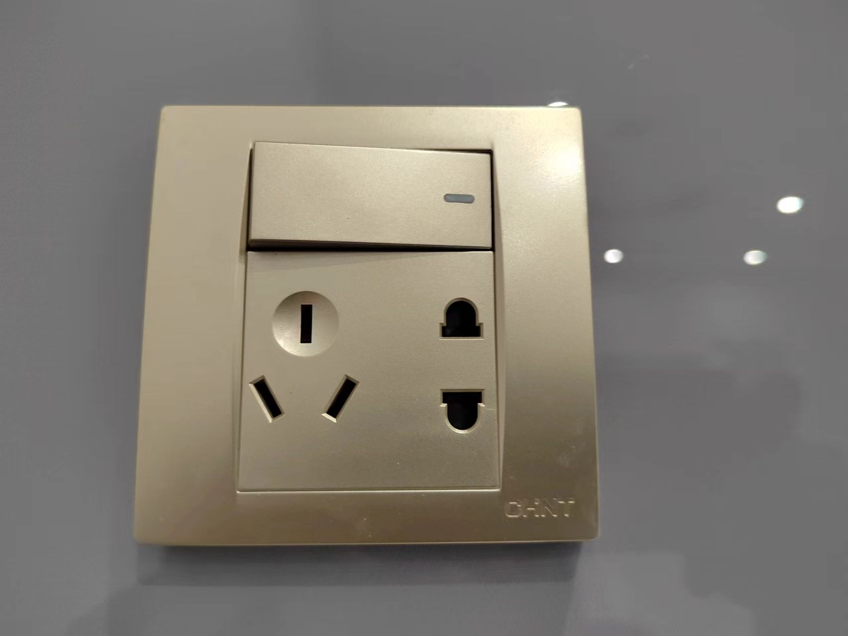 单开单控开关