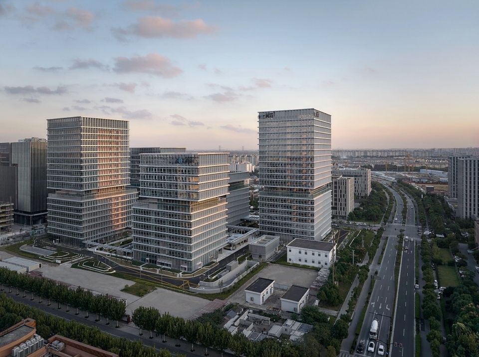 张江集电港B区3-2信息技术产业平台创芯天地,上海 / 致正建筑工作室