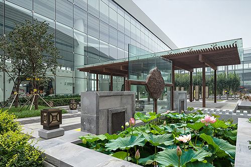 大兴国际机场航站区指廊庭院景观，北京/景观