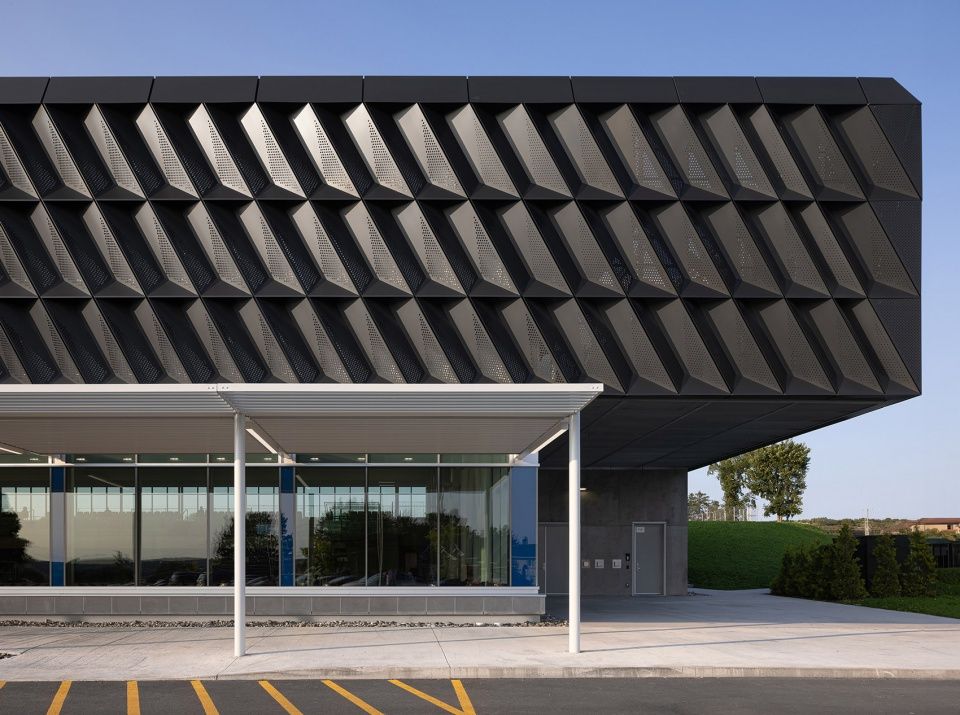 Saint-Georges多功能体育馆，魁北克 / ABCP architecture