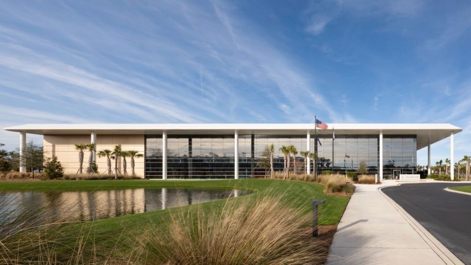 PGA巡回赛演播中心，美国 / Foster + Partners