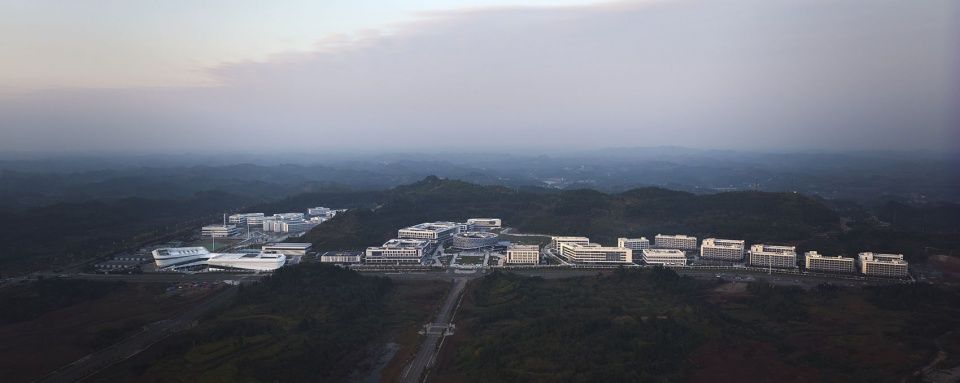 重庆电力高等专科学校潼南校区艺体综合馆，重庆 / 天津大学设计总院·顾志宏工作室