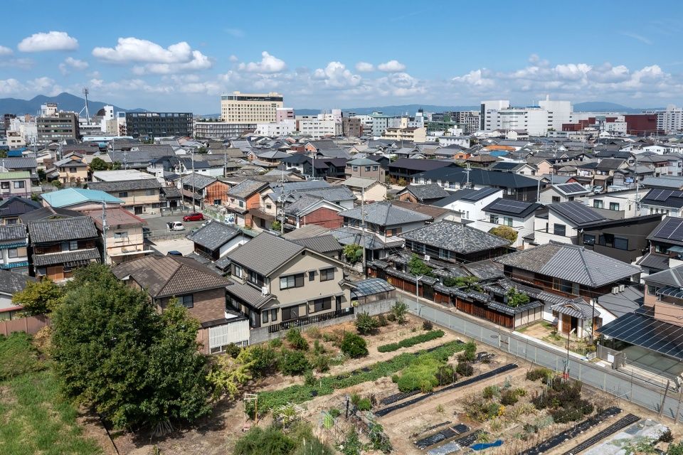 八木町Kusafushi住宅，日本 / YYAA