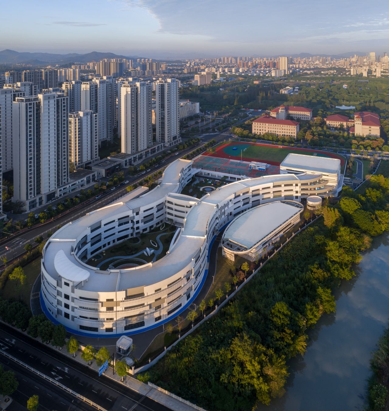 湖州蜀山小学，浙江 / 米丈建筑