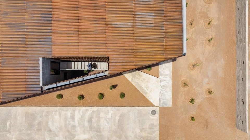 Shamim Polymer工厂生产部门，伊朗 / Davood Boroojeni Office