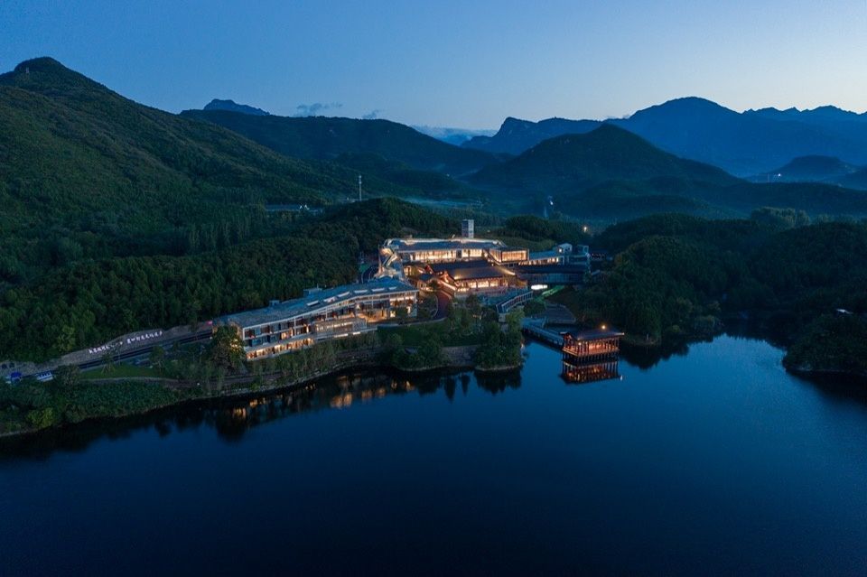 雁柏山庄，北京 / 业余建筑工作室 + 上海华都设计